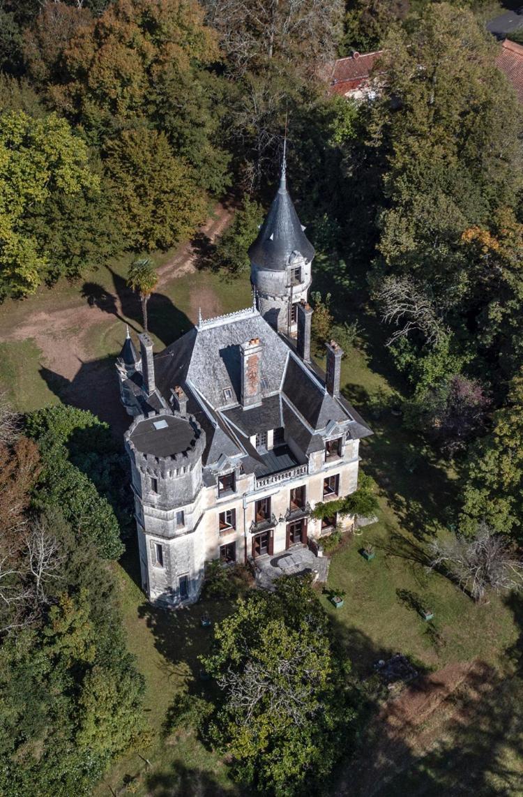 Chateau De Puymoger Bed & Breakfast Javerlhac-et-la-Chapelle-Saint-Robert Eksteriør bilde